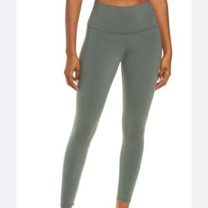 Alo Airbrush Dark Cactus 7/8